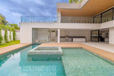 Casa de condomínio à venda com 670m², 5 quartos e 4 vagas