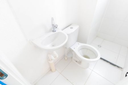 Banheiro de apartamento para alugar com 2 quartos, 41m² em Campo Grande, Rio de Janeiro