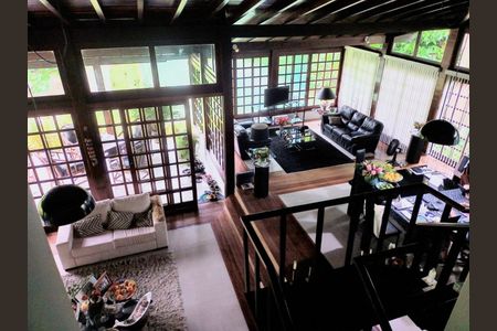 Casa de condomínio à venda com 520m², 4 quartos e 4 vagas
