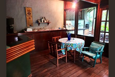 Casa de condomínio à venda com 520m², 4 quartos e 4 vagas