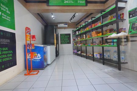 Apartamento à venda com 70m², 3 quartos e 1 vaga Apartamento à venda com 70m², 3 quartos e 1 vagaMercado
