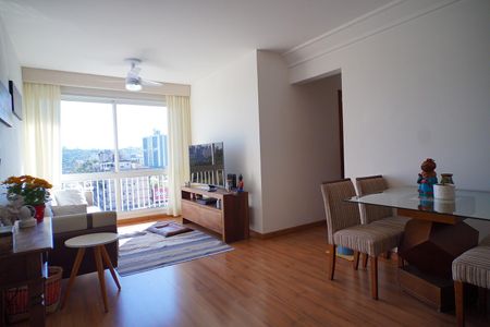 Apartamento à venda com 3 quartos, 70m² em Partenon, Porto Alegre