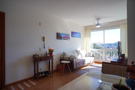 Sala de apartamento à venda com 3 quartos, 70m² em Partenon, Porto Alegre