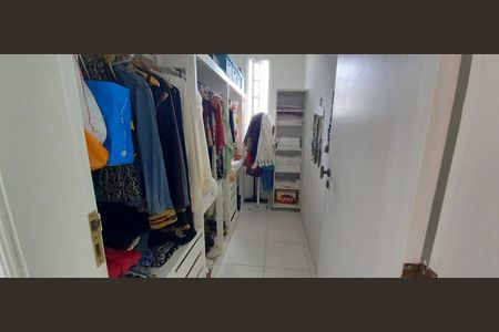 Casa de condomínio à venda com 400m², 3 quartos e 2 vagas