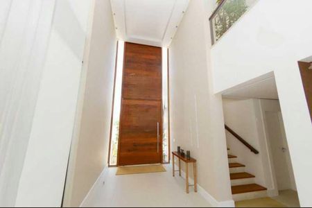 Casa de condomínio à venda com 906m², 5 quartos e 3 vagas