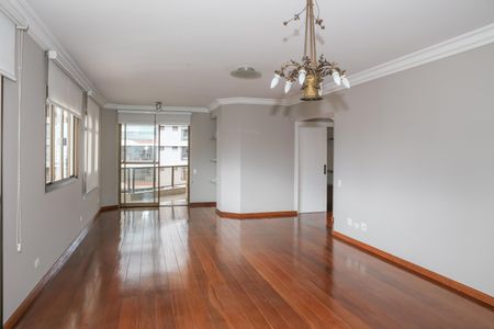 Apartamento para alugar com 178m², 3 quartos e 2 vagas Apartamento para alugar com 178m², 3 quartos e 2 vagasSala