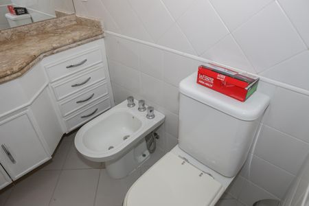 Apartamento para alugar com 178m², 3 quartos e 2 vagas Apartamento para alugar com 178m², 3 quartos e 2 vagasBanheiro da Suíte