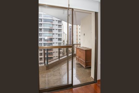 Apartamento para alugar com 178m², 3 quartos e 2 vagas Apartamento para alugar com 178m², 3 quartos e 2 vagasSacada