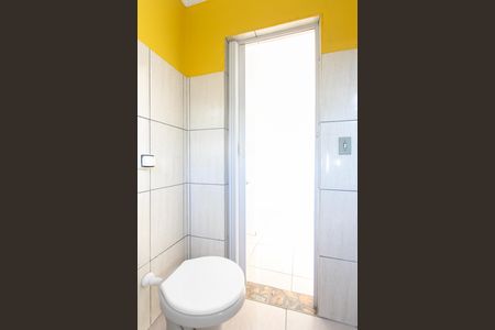 Banheiro  de casa para alugar com 1 quarto, 48m² em Jardim Miriam, São Paulo