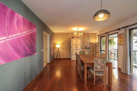 Apartamento à venda com 147m², 3 quartos e 3 vagas