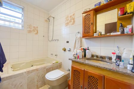 Casa à venda com 180m², 2 quartos e 2 vagas Casa à venda com 180m², 2 quartos e 2 vagasBanheiro