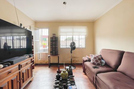 Casa à venda com 180m², 2 quartos e 2 vagas Casa à venda com 180m², 2 quartos e 2 vagasSala