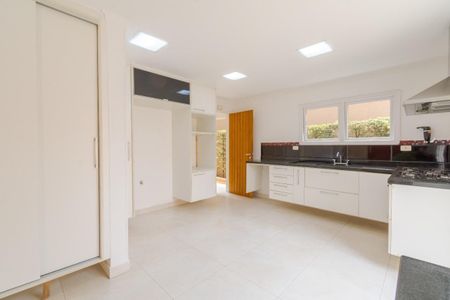 Casa de condomínio à venda com 425m², 4 quartos e 7 vagas