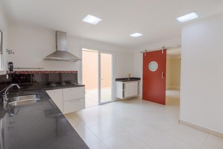 Casa de condomínio à venda com 425m², 4 quartos e 7 vagas