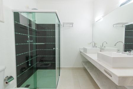 Casa de condomínio à venda com 425m², 4 quartos e 7 vagas