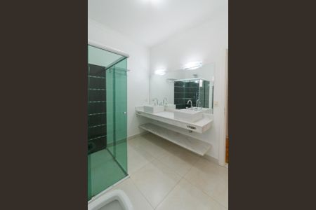 Casa de condomínio à venda com 425m², 4 quartos e 7 vagas