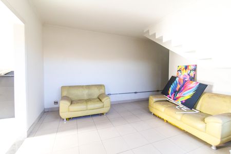 Casa para alugar com 152m², 3 quartos e 1 vaga Casa para alugar com 152m², 3 quartos e 1 vagaSala Casa 1