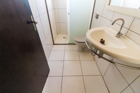 Banheiro Social Casa 2 de casa para alugar com 3 quartos, 152m² em Vila Abc, São Paulo