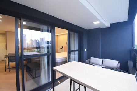 Sacada  de apartamento para alugar com 1 quarto, 43m² em Centro, Curitiba