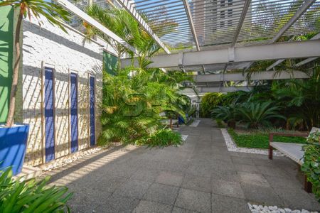 Apartamento à venda com 2 quartos, 80m² em Vila Nova Conceição, São Paulo