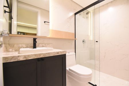 Banheiro do Studio de apartamento para alugar com 1 quarto, 33m² em Centro, Curitiba
