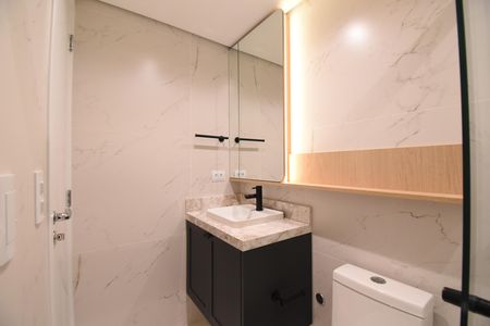 Banheiro do Studio de apartamento para alugar com 1 quarto, 33m² em Centro, Curitiba