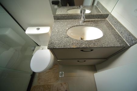 Apartamento à venda com 57m², 2 quartos e 2 vagasBanheiro 