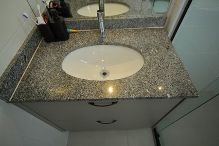 Apartamento à venda com 57m², 2 quartos e 2 vagasBanheiro da Suíte 