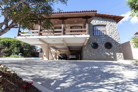 Fachada de casa à venda com 6 quartos, 470m² em Bandeirantes (pampulha), Belo Horizonte