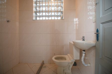 Casa à venda com 120m², 2 quartos e sem vaga Casa à venda com 120m², 2 quartos e sem vagaBanheiro