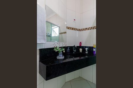 Casa à venda com 120m², 3 quartos e 2 vagas Casa à venda com 120m², 3 quartos e 2 vagasBanheiro Suíte