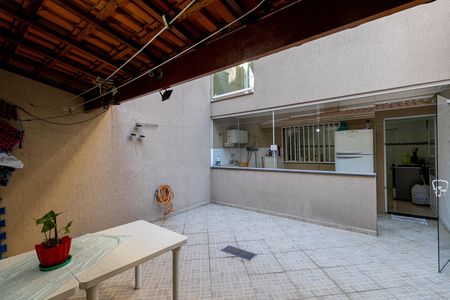 Quintal de casa à venda com 3 quartos, 120m² em Jardim Maringá, São Paulo