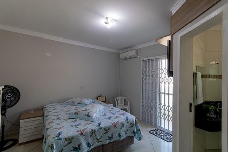 Casa à venda com 120m², 3 quartos e 2 vagas Casa à venda com 120m², 3 quartos e 2 vagasSuíte