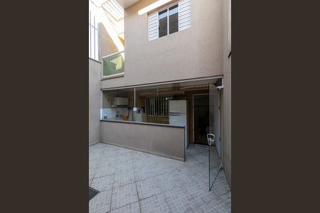 Casa à venda com 120m², 3 quartos e 2 vagas Casa à venda com 120m², 3 quartos e 2 vagasQuintal