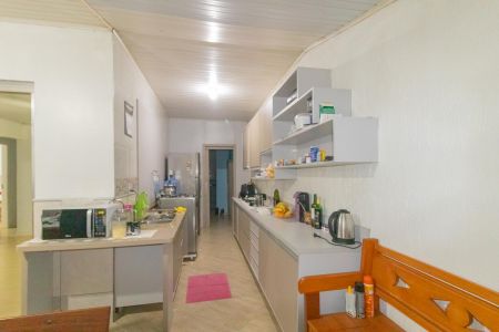 Casa à venda com 300m², 3 quartos e 3 vagas Casa à venda com 300m², 3 quartos e 3 vagasCozinha