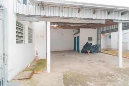 Casa à venda com 300m², 3 quartos e 3 vagas Casa à venda com 300m², 3 quartos e 3 vagasÁrea externa
