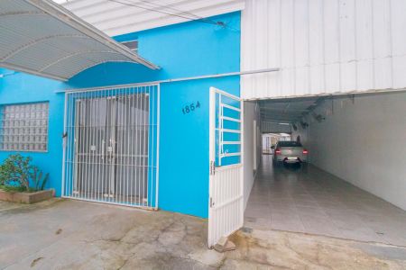 Garagem de casa à venda com 3 quartos, 300m² em Niterói, Canoas