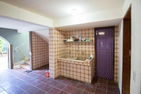 Casa à venda com 700m², 6 quartos e 4 vagas Casa à venda com 700m², 6 quartos e 4 vagasÁrea de Serviço