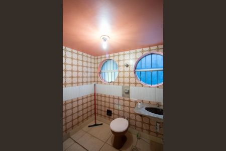 Casa à venda com 700m², 6 quartos e 4 vagas Casa à venda com 700m², 6 quartos e 4 vagasBanheiro de Serviço