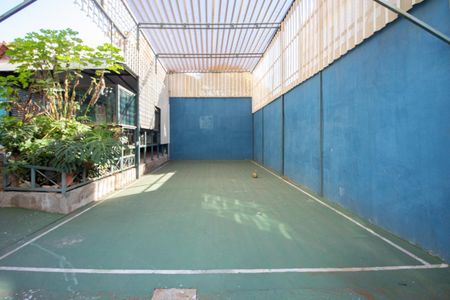 Casa à venda com 700m², 6 quartos e 4 vagas Casa à venda com 700m², 6 quartos e 4 vagasQuadra