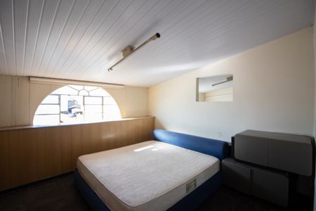 Casa à venda com 700m², 6 quartos e 4 vagas Casa à venda com 700m², 6 quartos e 4 vagasQuarto 1