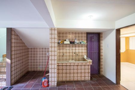 Casa à venda com 700m², 6 quartos e 4 vagas Casa à venda com 700m², 6 quartos e 4 vagasÁrea de Serviço