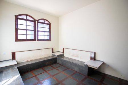 Casa à venda com 700m², 6 quartos e 4 vagas Casa à venda com 700m², 6 quartos e 4 vagasSala 3