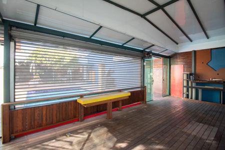 Casa à venda com 700m², 6 quartos e 4 vagas Casa à venda com 700m², 6 quartos e 4 vagasOutros