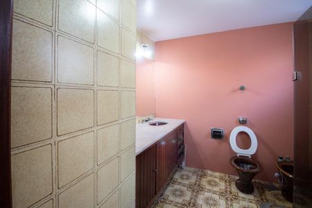 Casa à venda com 700m², 6 quartos e 4 vagas Casa à venda com 700m², 6 quartos e 4 vagasBanheiro da Suíte 1