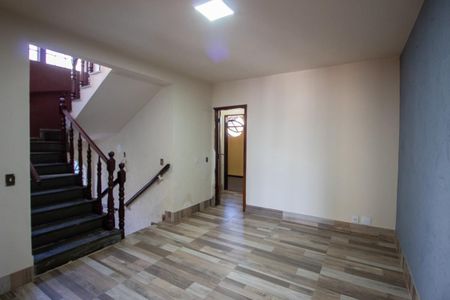 Sala 4 de casa à venda com 6 quartos, 700m² em Ouro Preto, Belo Horizonte