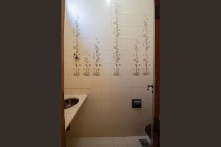 Casa à venda com 700m², 6 quartos e 4 vagas Casa à venda com 700m², 6 quartos e 4 vagasLavabo 2