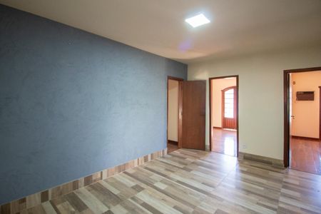 Casa à venda com 700m², 6 quartos e 4 vagas Casa à venda com 700m², 6 quartos e 4 vagasSala 4