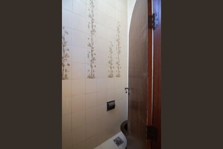 Casa à venda com 700m², 6 quartos e 4 vagas Casa à venda com 700m², 6 quartos e 4 vagasLavabo 2