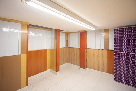 Casa à venda com 700m², 6 quartos e 4 vagas Casa à venda com 700m², 6 quartos e 4 vagasQuarto de Serviço